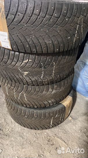 Pirelli Carrier Winter 235/45 R18 36G