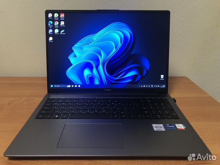 Huawei matebook D16 i7-12700H