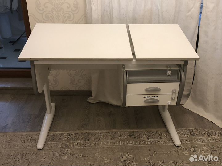 Письменный стол