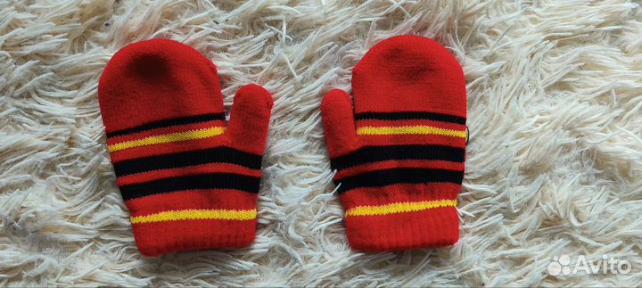 Продам варежки для девочки