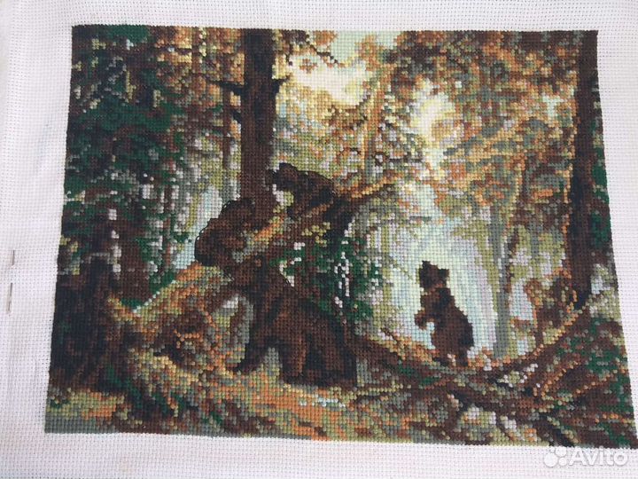 Вышитая картина крестиком. Утро в сосновом лесу