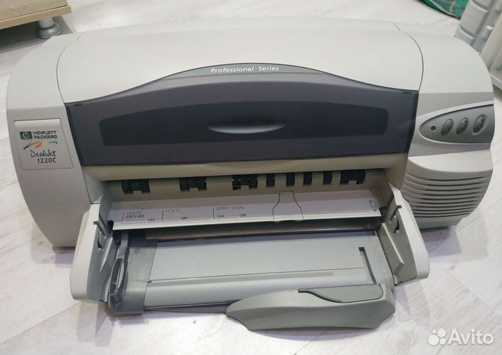 Принтер HP DeskJet 1220C