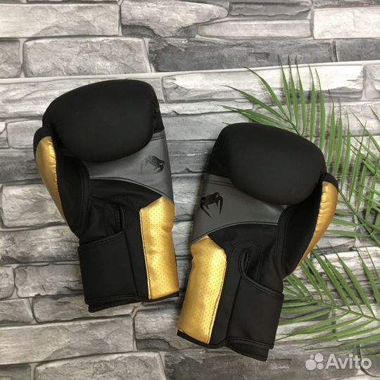 Боксерские перчатки Venum Performance