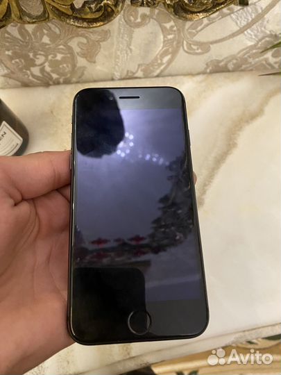 iPhone 8, 64 ГБ