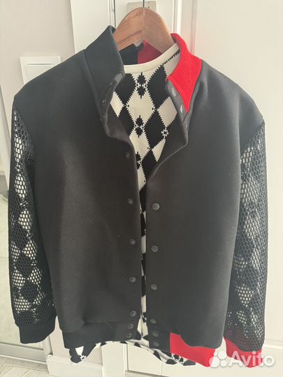 Бомбер и лонгслив