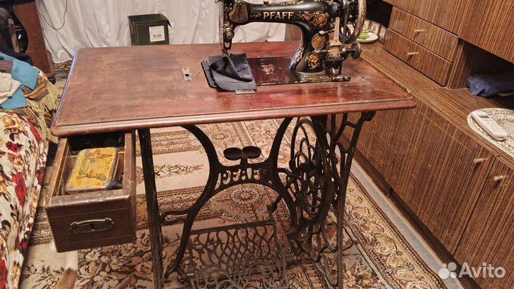 Раритетная швейная машинка