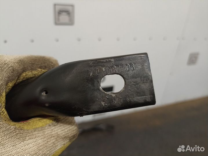 Кронштейн усилителя переднего бампера BMW X5 E70