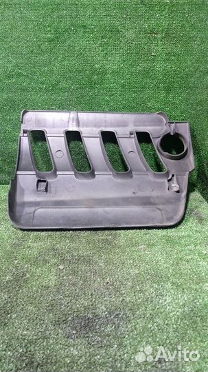 Накладка декоративная на двигатель Renault Megane