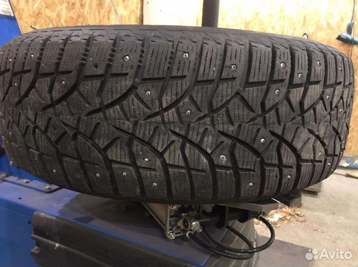 Bridgestone Blizzak Spike-02 SUV 265/60 R18