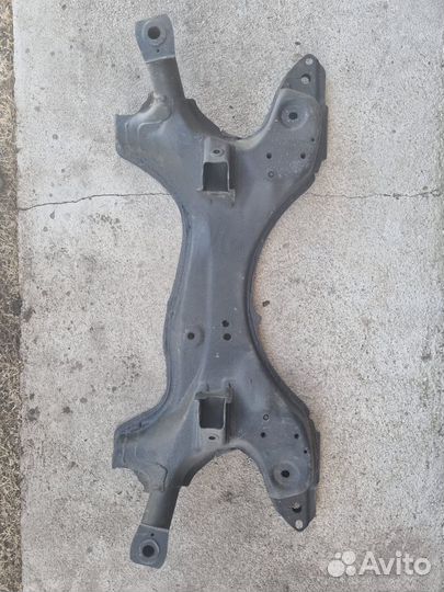 Подрамник двигателя