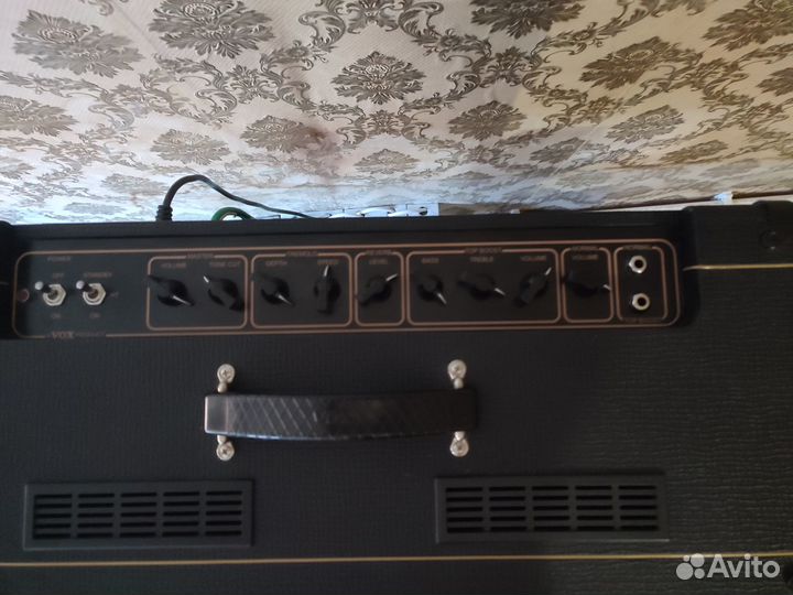 Гитарный комбоусилитель