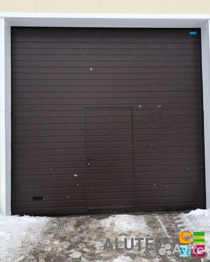 Гаражные ворота alutech