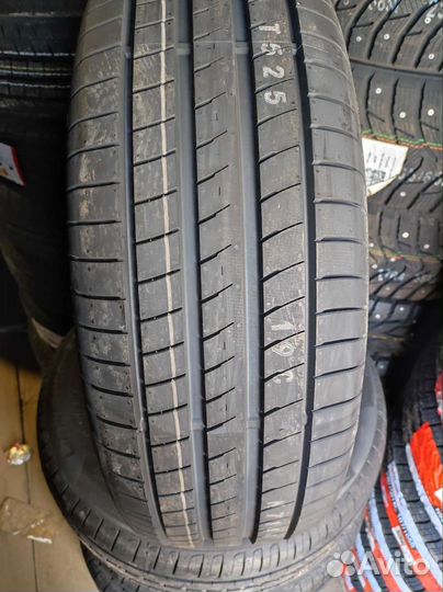 Nexen N'Fera RU5 SUV 215/60 R17