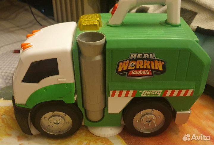 Грузовик мусоровоз