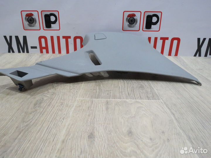 Обшивка задней стойки правой Opel Astra H