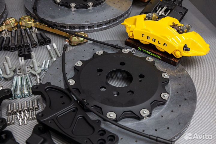 Tesla Plaid карбон-керамическая тормозная система