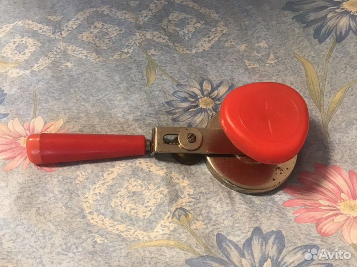 Закаточная машинка для банок