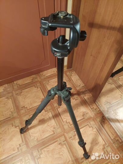 Штатив Manfrotto + голова Manfrotto 128RC