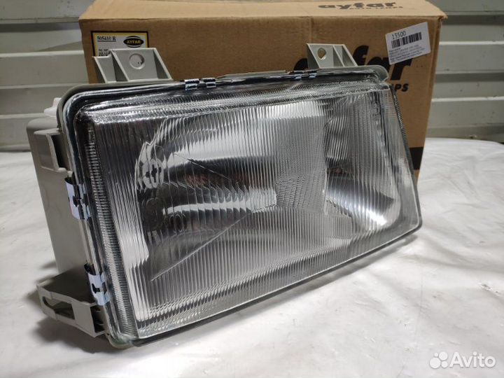 Фары правая левая Mercedes Sprinter новая W901 902
