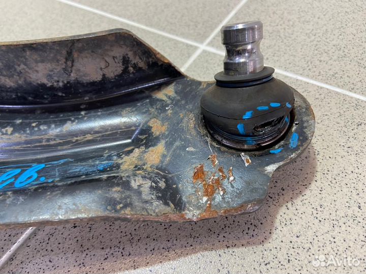 Рычаг передний левый Renault Megane II 2007 г