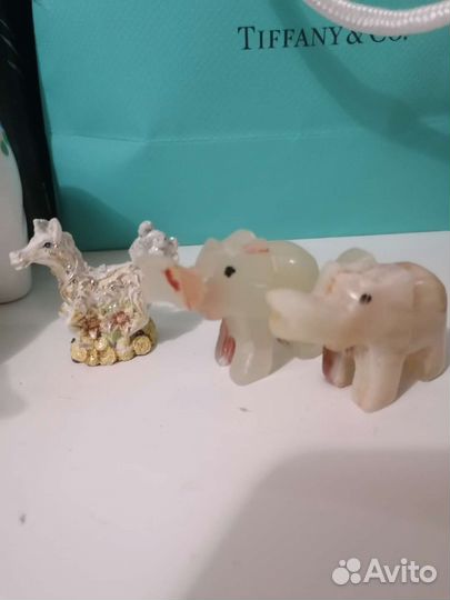 Статуэтка слон из камня