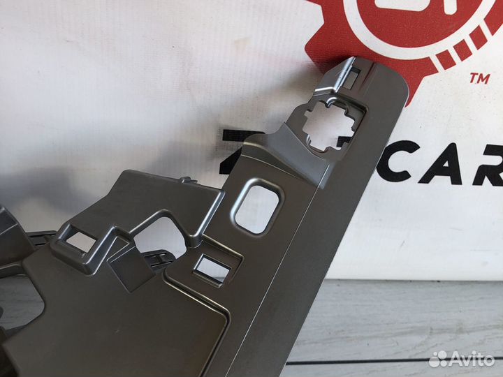 Toyota Land Cruiser 200 Накладка консоли