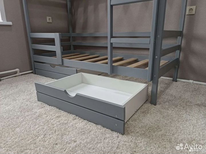 Кровать для двоих детей двухъярусная. Массив сосны