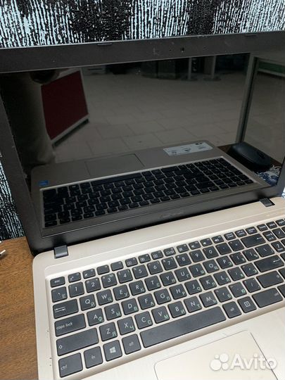 Ноутбук asus X540L