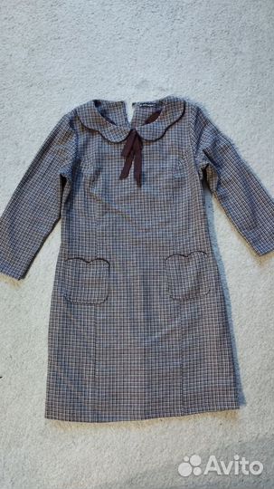 Платья женские много