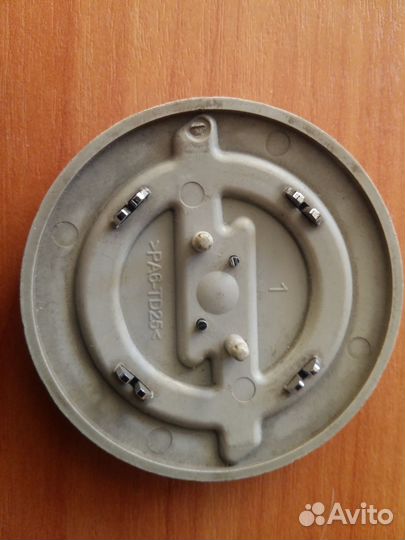 Эмблема автомобиля