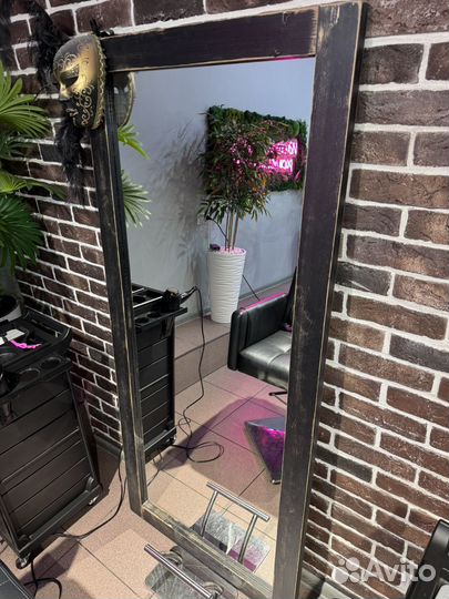 Продам зеркала парикмахерские