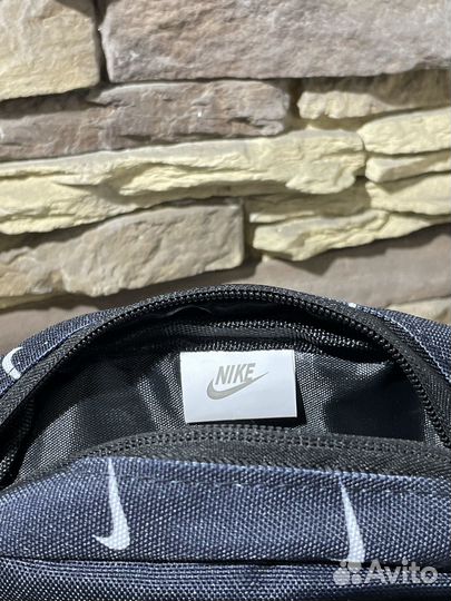 Сумка Nike Swoosh