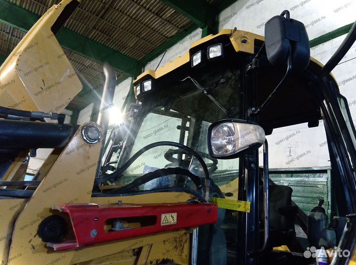 Стекло правое верхние подвижное JCB 8035 zts