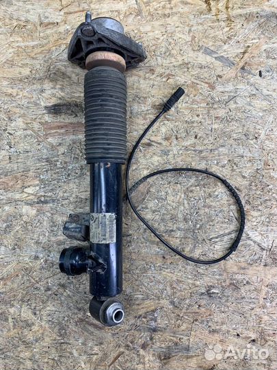 Амортизатор Л Зд BMW F15 F16 с дефектом