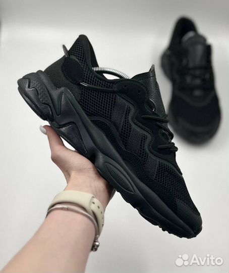 Кроссовки adidas ozweego черные