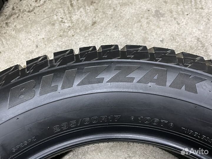 Bridgestone Blizzak Spike-02 SUV 235/60 R17