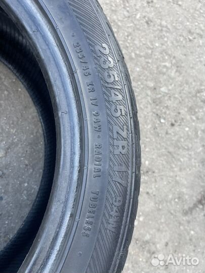 Barum Bravuris 2 235/45 R17 94W