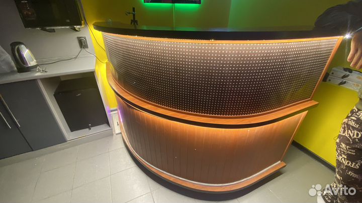 Стойка ресепшн угловая бу