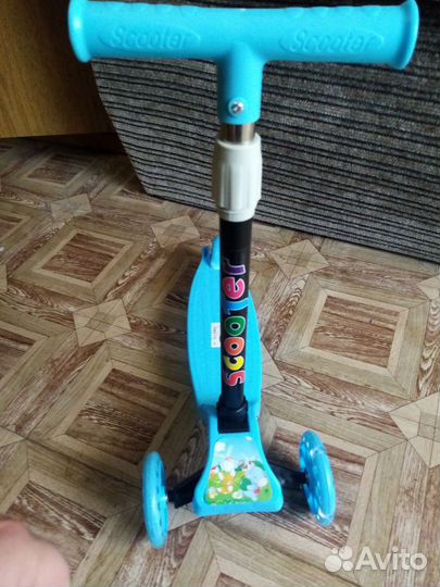 Самокат детский трехколесный новый