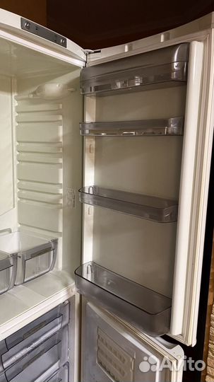 Холодильник Ariston б/у