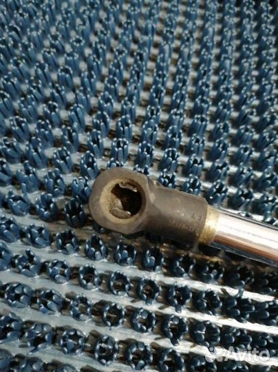 Амортизаторы двери багажника Mazda CX-7