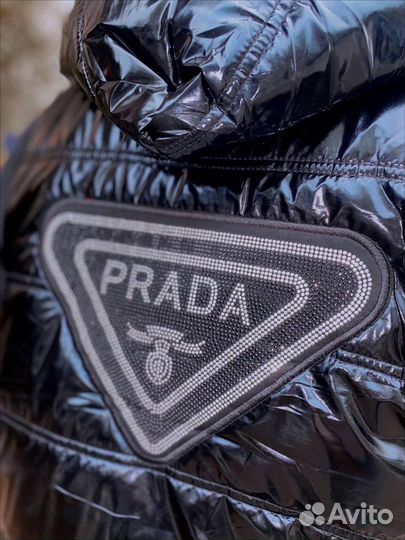 Спортивный костюм с жилеткой Prada со стразами