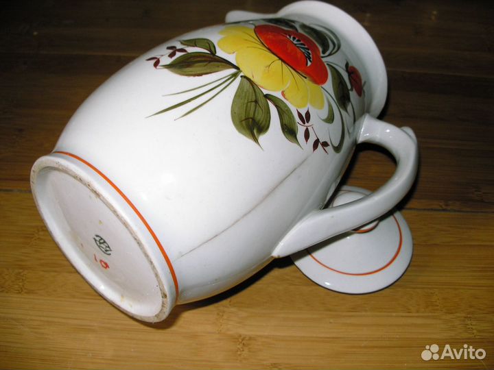 Кувшины и посуда фарфоровые