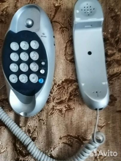 Телефон кнопочный