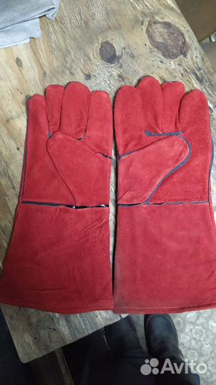 Перчатки сварочные и сварочные горелки