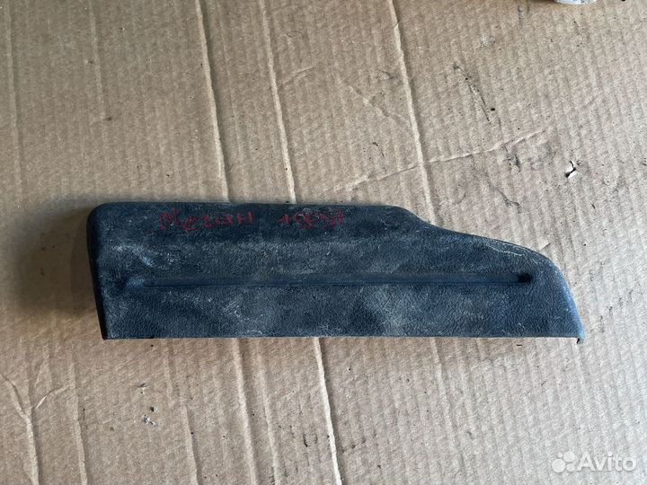 Заглушка сидения Renault Меган 97-й