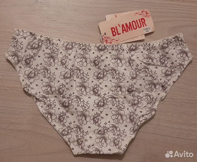 Трусы белые в цветочек Новые 42-44