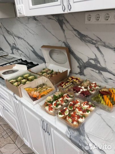 Фуршет кейтеринг праздник еда на дом