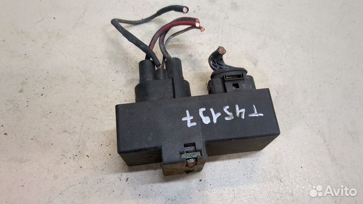 Блок управления вентиляторами Volkswagen Golf 4, 2003