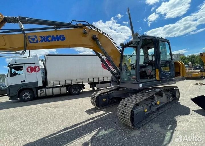 Колёсный экскаватор XCMG XE180WD, 2023
